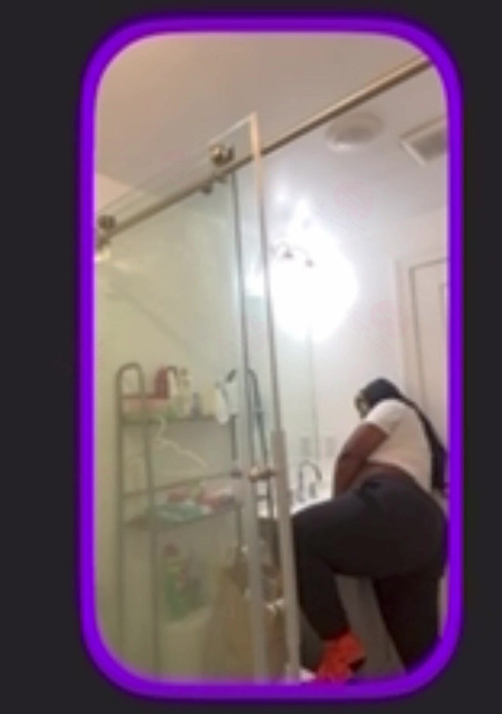 Anye Meshell: Mmmm para pria nakal ini nontonin aku di panggilan video