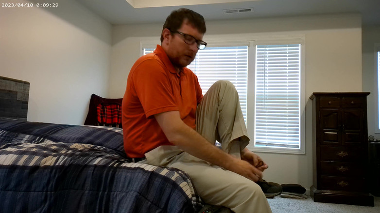 Carolina_boi: in meine unterwäsche in meinem bett