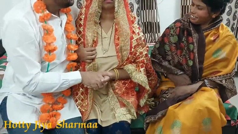 Hotty Jiya Sharmaa: Indian Couple First Wedding Night Sex Enjoy with Stepmother in...