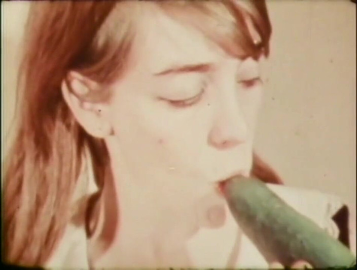 Vintage Usa: Tatlı genç klasik kız büyük bir yarak alıyor