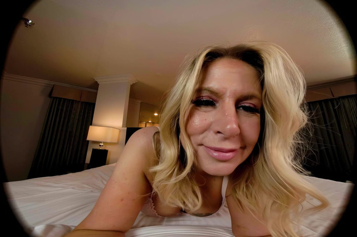 Blush Erotica VR: Blushtv - Lily Craven You up