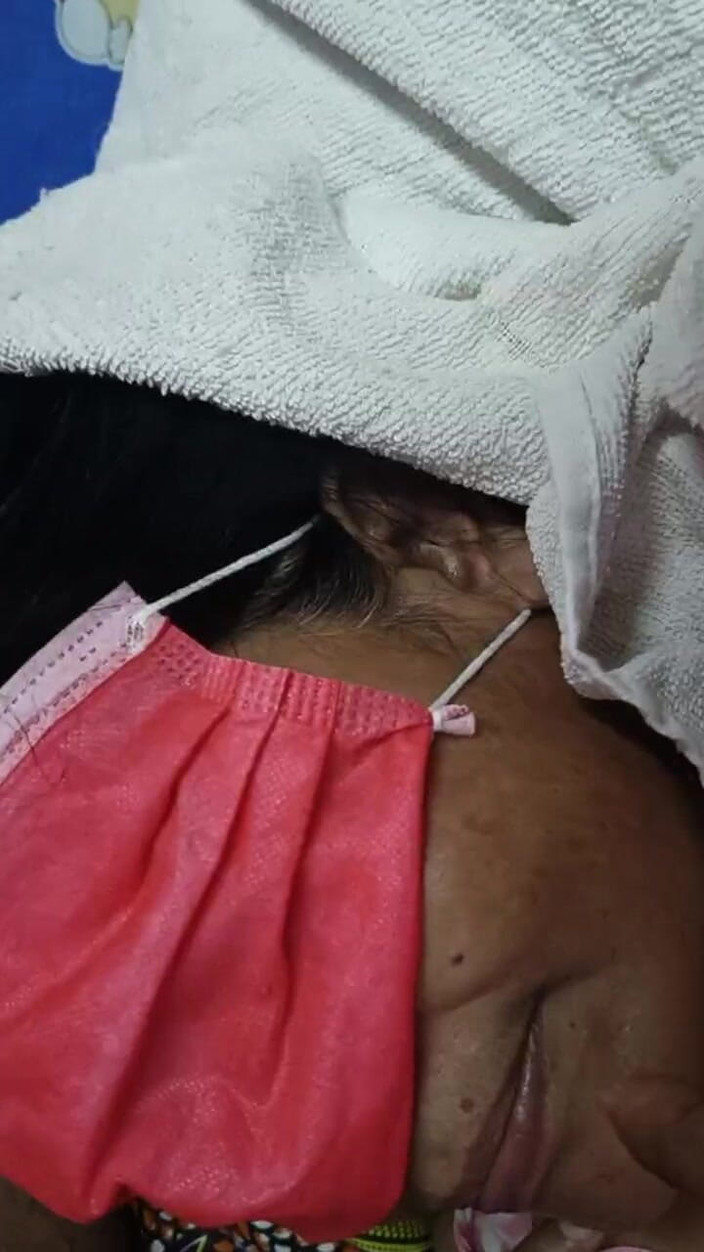 bengalihousewife: India bengalí ama de casa chupa en tiempo de descanso