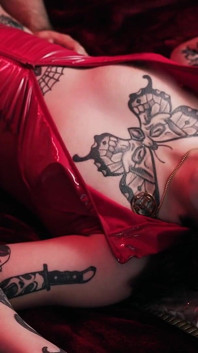 Bara intervjuer - Maya Romero och Jacob Style - Goth Stripper Christmas