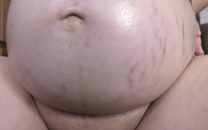Milky Mari: 9-month pregnant wife do a oil massage for her sexy...