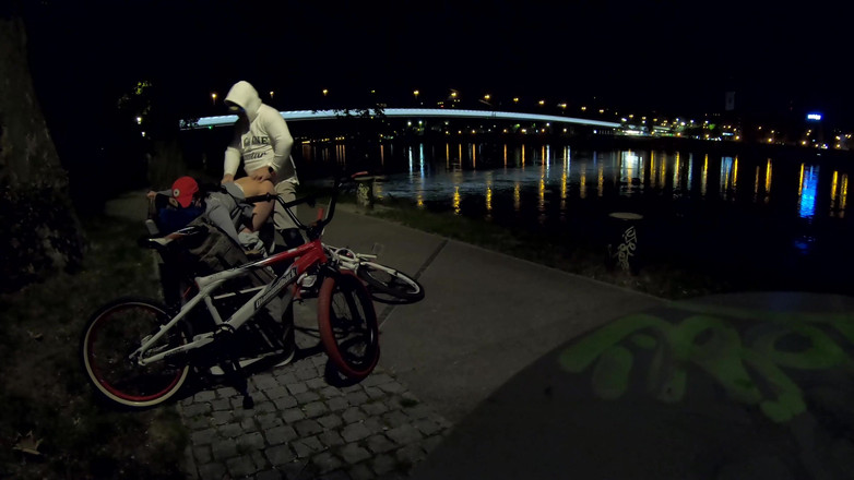 DedeDeville: Sex amator foarte riscant și rapid cu fratele meu vitreg, orgasm...