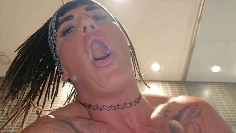 Danaxmuscles: Eu sou muito molhada e puta para você