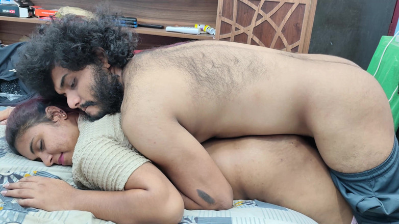 Vaishnavysharunraj: 후장 로맨스로 소녀의 엉덩이를 문지르는 Pennis