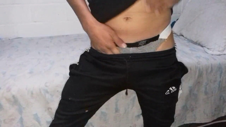 RubberAtmosphere83: Mo vendo meu short delicioso
