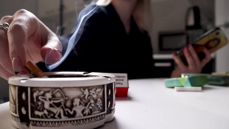 MertyXXX: Ich Bin Nach Hause Zurückgekehrt, Weil Ich Meine Zigaretten Vergessen...