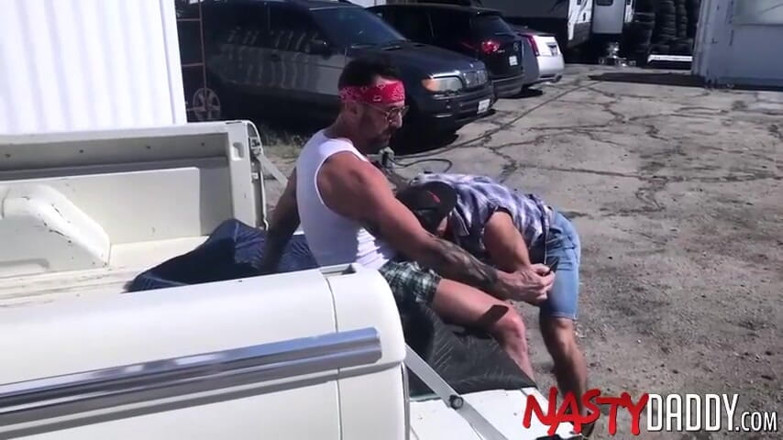 Nasty Daddy: Nastydaddy naughty hunks Jake Nicola and Vince Parker breed