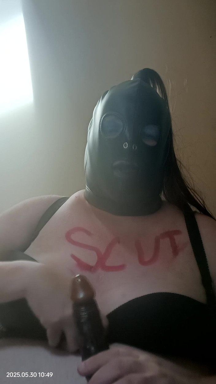 Stephanie-Nicole-TV: ぽっちゃり系テレビ喫煙とディルドで遊ぶ