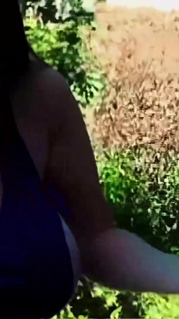 MILFka Daphne Rosen bere hardcore anální akci