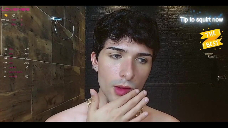 Diego_latinboy: Glutton seks yaparken yiyor ve kamerada çıplak mastürbasyon yapıyor