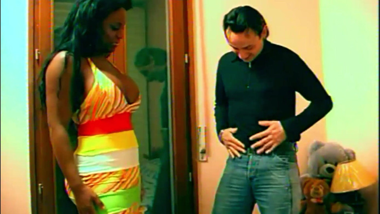 TGIRL ROOM: Questa Trans Brasiliana Prende Lezioni Di Cazzo Dal Fidanzato E...