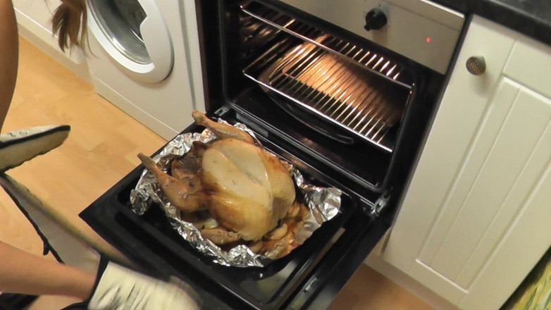 Danielle Maye: Cucinando un Turchia