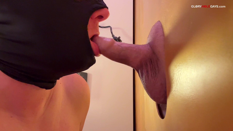 GLORYHOLEGAYS: Vroege ochtend gloryhole verrassing: Verse room in de koffie - zo...