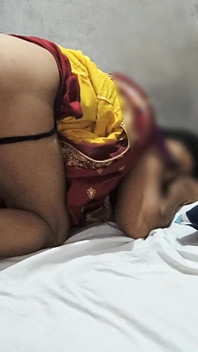 Desi Ấn Độ xinh đẹp bhabhi làm tình lãng mạn nóng bỏng và bắn tinh trên bụng cô ấy