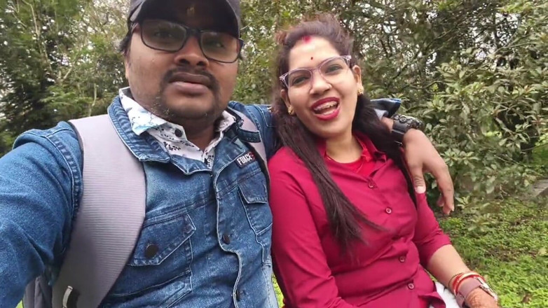 Sona bhabhi: Indian Desi Girl Kissing Scenes and Boobs Press by Her...