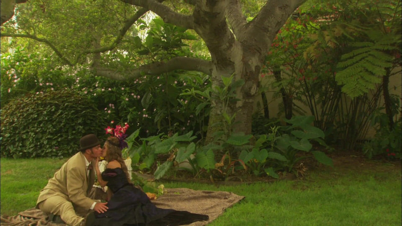 CBD Media: Married man having affair with a beautiful young actress licks...