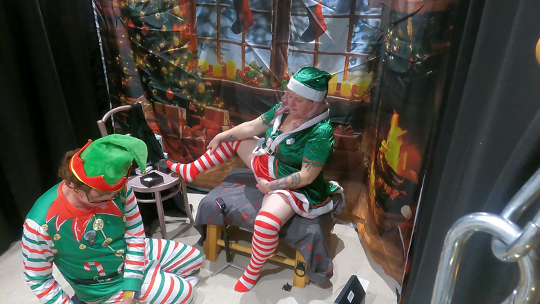 The Izars: Den 7: Elfky na poličce se sexuálními hračkičkami