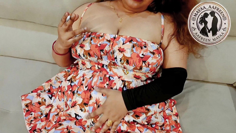Maya-malik: Choot Me Itni Garmi Thi Pura Pani Nikal K Sofa...