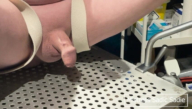 Sadic Sadie: Basit bir sonda gösterisi, üretrasını genişlet