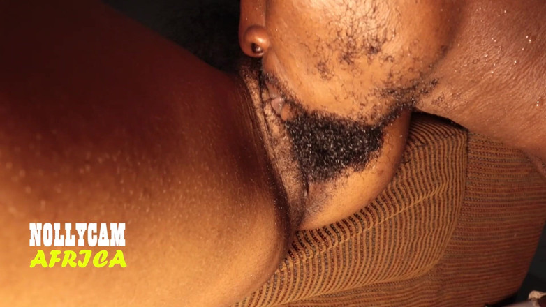 NOLLYCAM AFRICA: C’est un moment de jeu doux et elle a choisi...