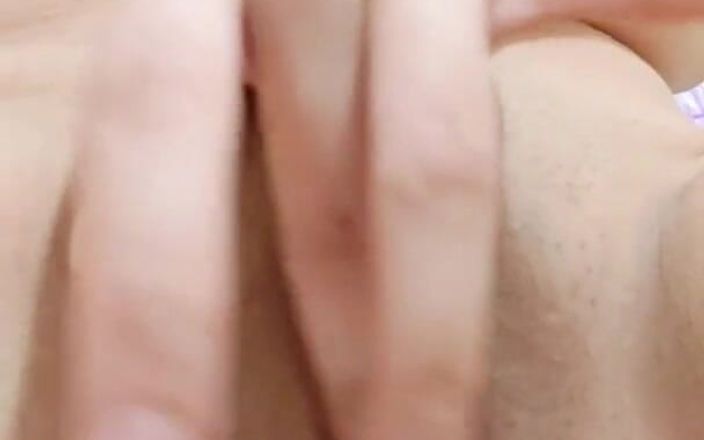 Fucking lady: Muy cachonda filipina dedeándose mientras ve esperma porno lanzado delicioso