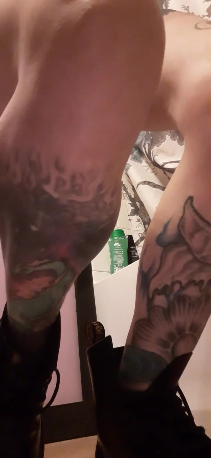 PandoraSG: Páchnoucí boty Nike &amp; Páchnoucí ponížení nohou