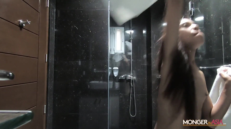 Monger In Asia: Ultra ince Asyalı fahişe döllü ve döllü