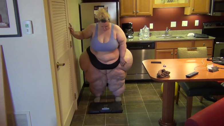 Full Weight Productions: Ssbbw Bobbi Jo's mislukte vertrappeling &amp; bank squash