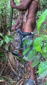 Derramando Porra Na Floresta