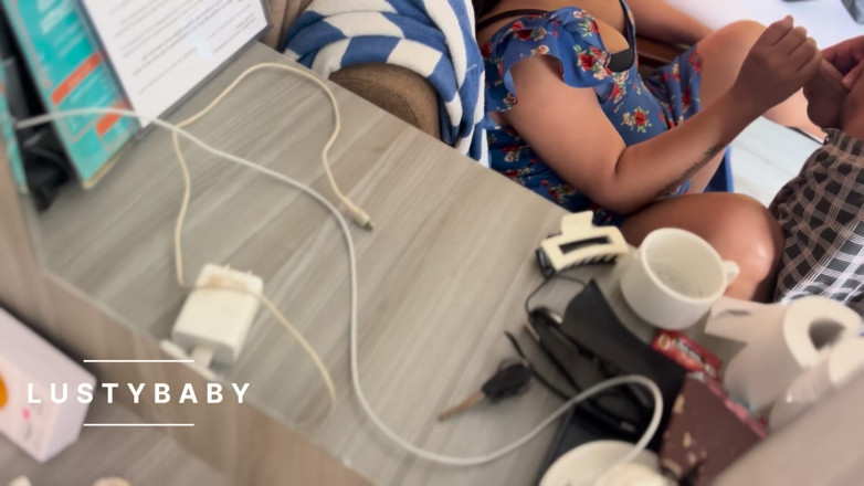Lustybaby605: Terapie sexuală de dimineață în stațiunea porno din Nepal