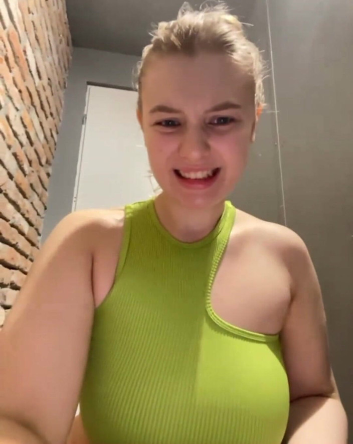JuiceLussie: Masturbar-se em público. Cavalgar até o Vibrador. Foda anal