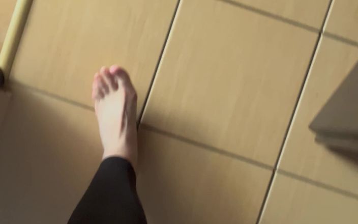 Feet: Barfuß gehen
