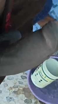 Tamil10inches BBC Splash Piss Session