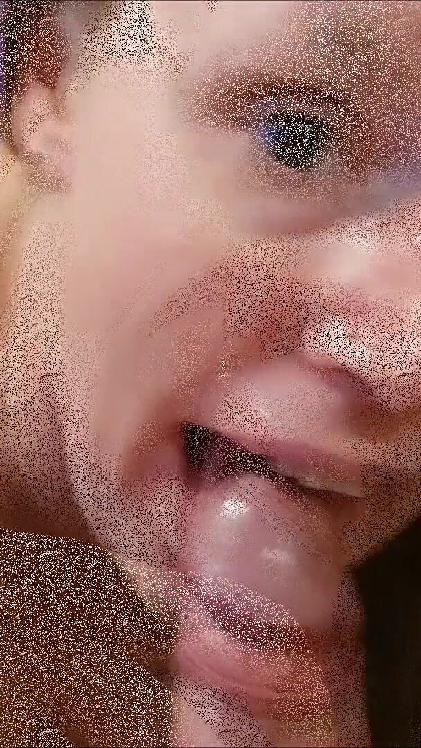 UserBitch1: menjilat penis yang sangat panjang