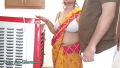 Hotty Jiya Sharmaa: Il tecnico radiatore si scopa desi sul balcone