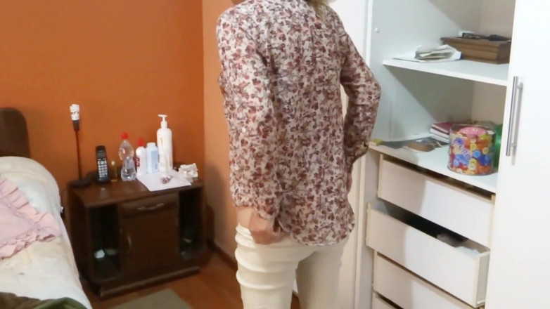 Ardientes69: Beautiful Latina Stepmother Showing off Erotically to Get Cocks Rock...