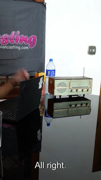 Test saffica ingannevole per la lingua infuocata della ragazza