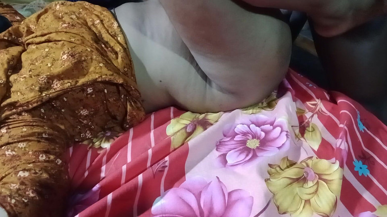 Desimombd: Cô vợ mới cưới với người bạn trai của cô ấy đụ...
