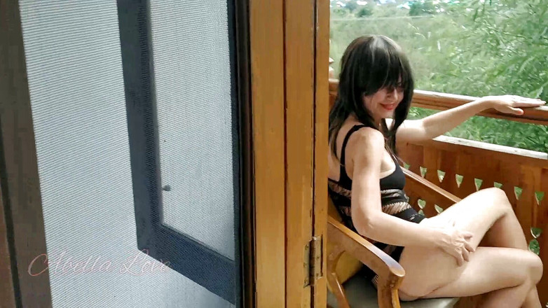 Abella Love: Anh trai kế của tôi xem cách tôi làm móng...