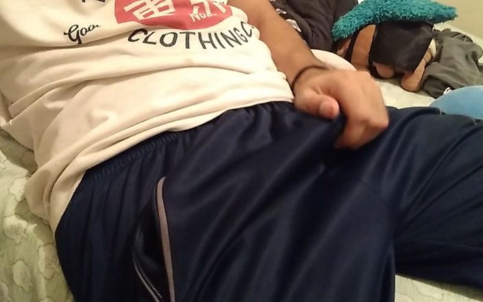AlexAlejandro13: Au lit, excitée