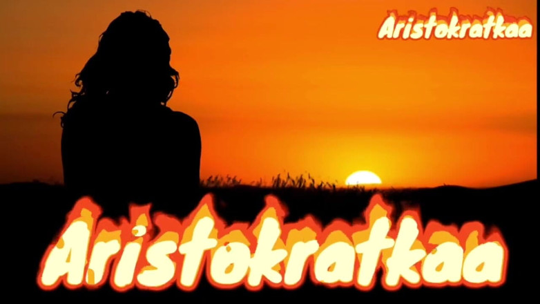 Ari: Söt tjej dansade en striptease och började smeka hennes fitta...