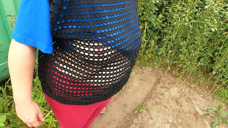 Bouncy Tits Action: Çıplak memeler kaplar arasında sikişiyor