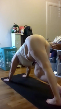 Yoga buổi sáng với máy bay bà già nóng bỏng!
