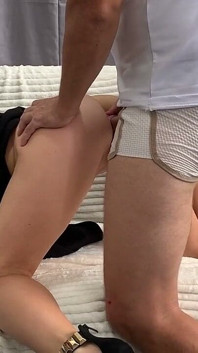 セクシーなブロンドの素晴らしいフェラチオ