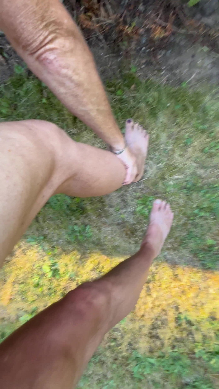 Bonewizzard69: Sommersprossige schmutzige ehefrau wird über das deck gebückt und von hinten...