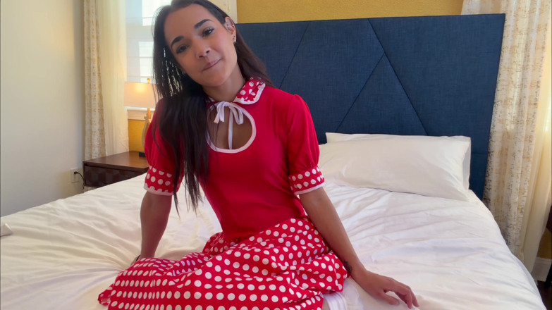 Kink in Time: Zara'nın ateşli '50'ler mastürbasyon eğitimi bakış açısı baştan çıkarma bekliyor!