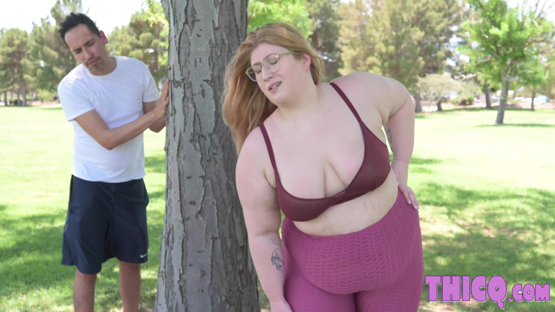 Thicq: Yoga esnetme - Elisa Mae, Adam